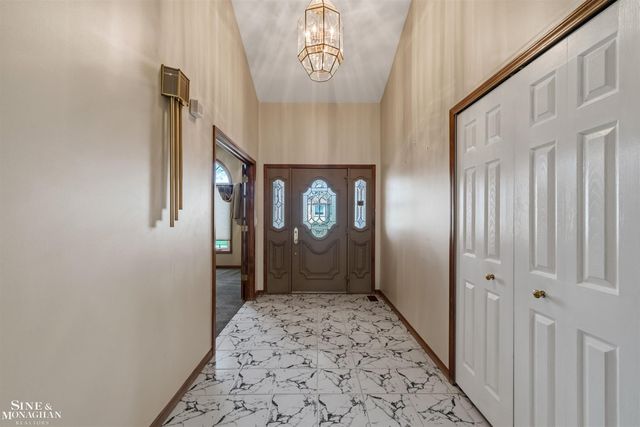 15764 Winners Circle, Clinton Township, MI 48035