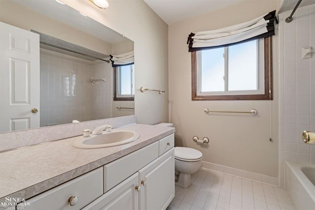 15764 Winners Circle, Clinton Township, MI 48035