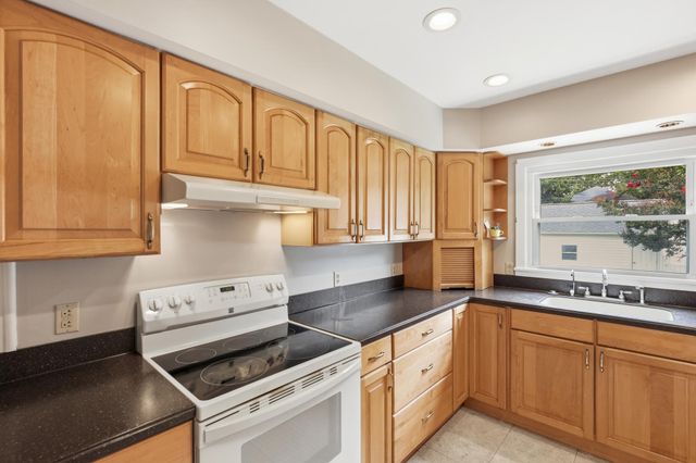 727 N GOVERNORS AVE, Dover, DE 19904