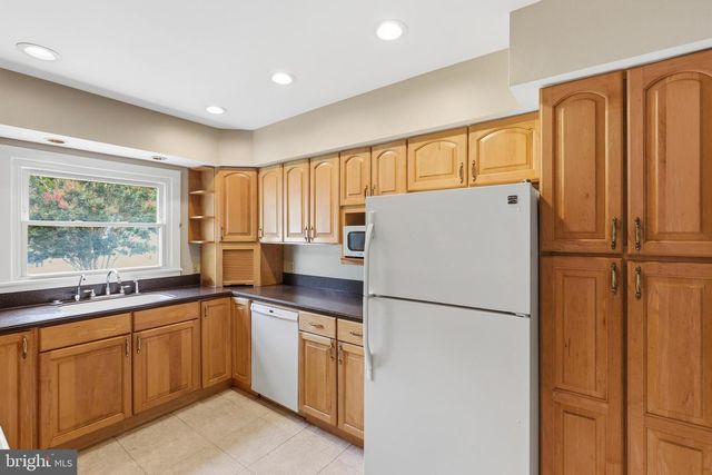 727 N GOVERNORS AVE, Dover, DE 19904