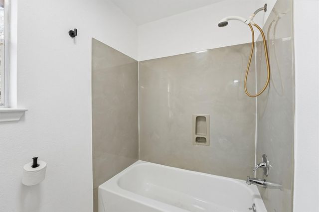 308 County Road 6481, Dayton, TX 77535