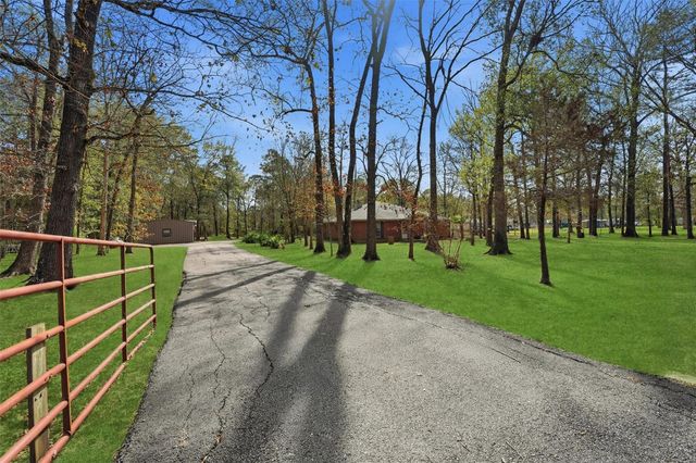 308 County Road 6481, Dayton, TX 77535