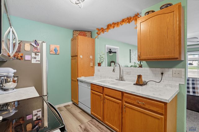 4616 CHALKSTONE DR, Rapic City, SD 57701