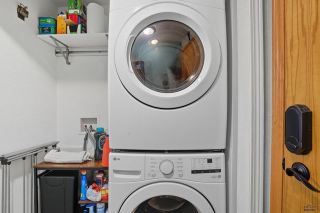 4616 CHALKSTONE DR, Rapic City, SD 57701