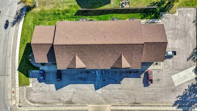 4616 CHALKSTONE DR, Rapic City, SD 57701