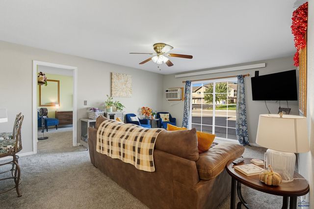 4616 CHALKSTONE DR, Rapic City, SD 57701