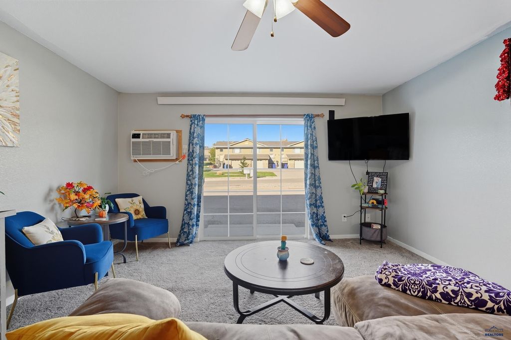 4616 CHALKSTONE DR, Rapic City, SD 57701