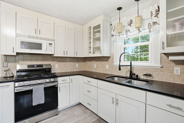 73 Allen Ave, Attleboro, MA 02703