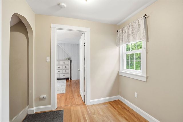 73 Allen Ave, Attleboro, MA 02703
