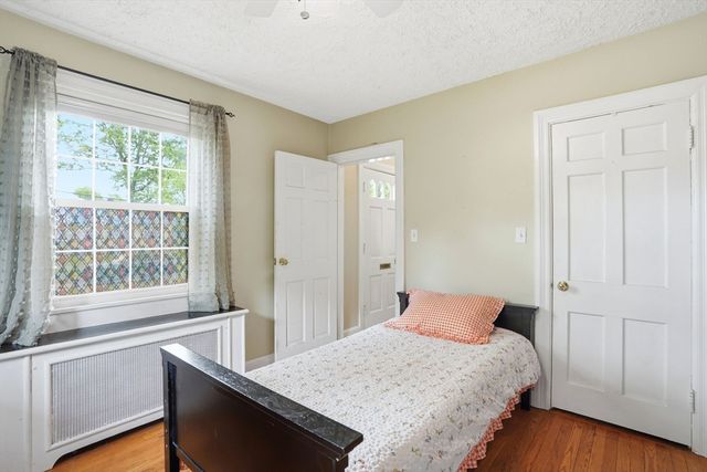 73 Allen Ave, Attleboro, MA 02703