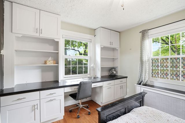 73 Allen Ave, Attleboro, MA 02703