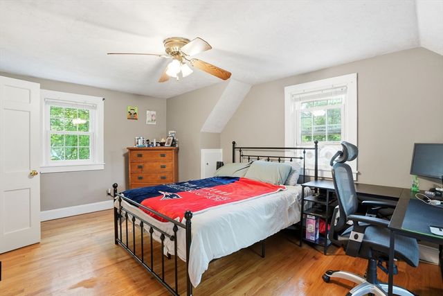 73 Allen Ave, Attleboro, MA 02703