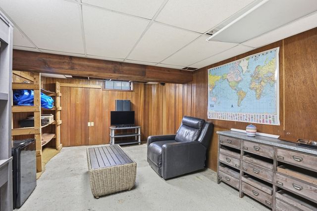 73 Allen Ave, Attleboro, MA 02703