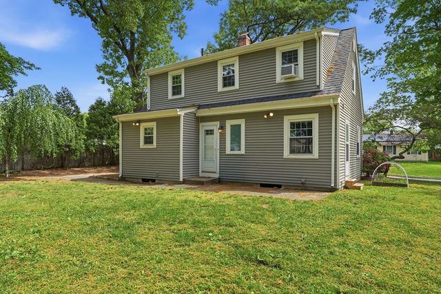73 Allen Ave, Attleboro, MA 02703