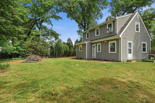 73 Allen Ave, Attleboro, MA 02703