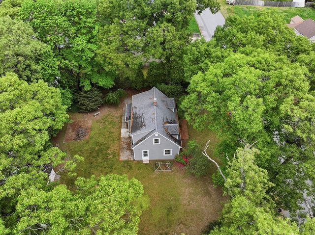 73 Allen Ave, Attleboro, MA 02703