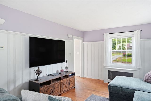 73 Allen Ave, Attleboro, MA 02703