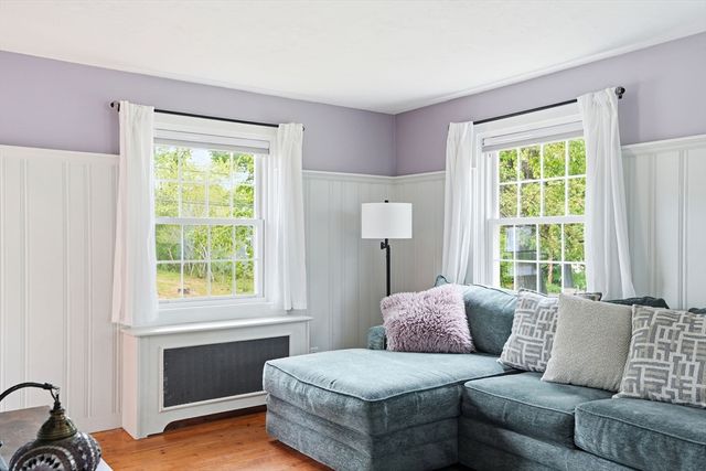 73 Allen Ave, Attleboro, MA 02703