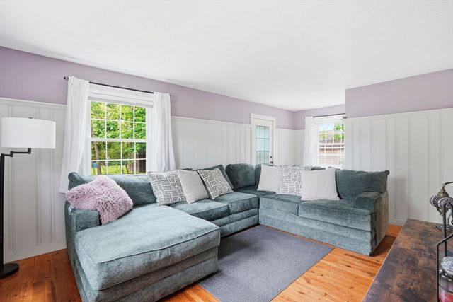 73 Allen Ave, Attleboro, MA 02703