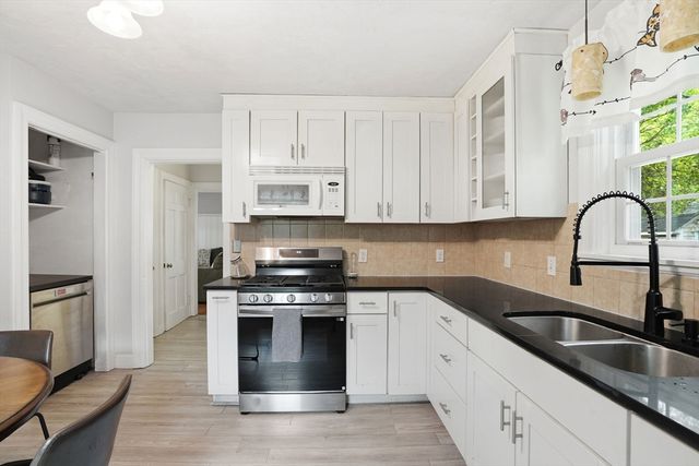 73 Allen Ave, Attleboro, MA 02703