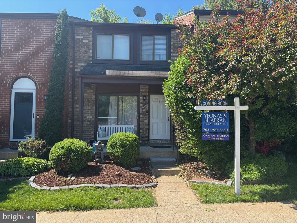 610 GILES PL, Sterling, VA 20164
