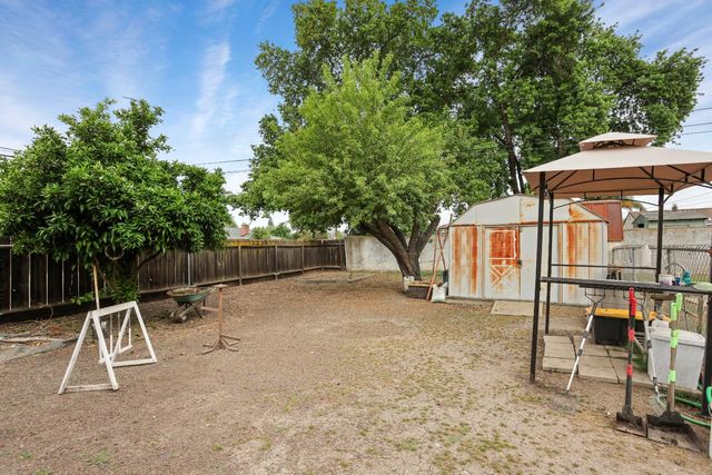 3355 Clement Ave, Stockton, CA 95204