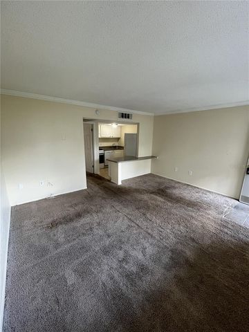 121 OYSTER BAY CIRCLE 220, Altamonte Springs, FL 32701