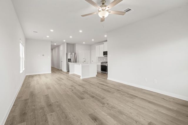 32806 Laureate Drive, Brookshire, TX 77423
