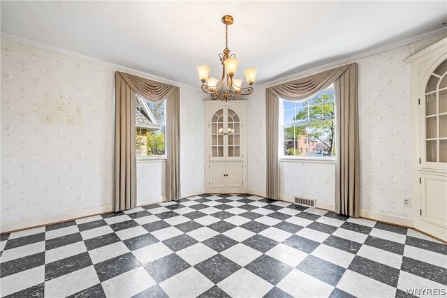178 Deerhurst Park Boulevard, Tonawanda, NY 14217