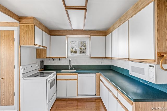 178 Deerhurst Park Boulevard, Tonawanda, NY 14217