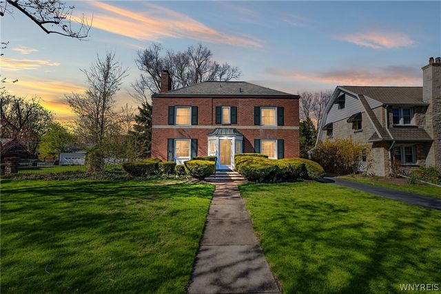 178 Deerhurst Park Boulevard, Tonawanda, NY 14217