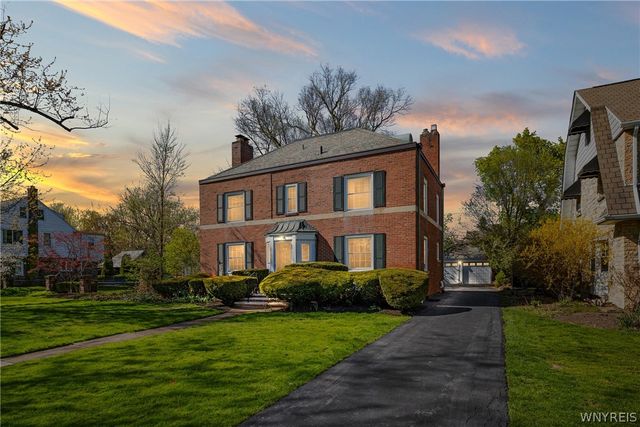 178 Deerhurst Park Boulevard, Tonawanda, NY 14217