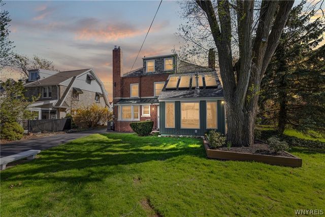 178 Deerhurst Park Boulevard, Tonawanda, NY 14217