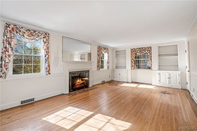 178 Deerhurst Park Boulevard, Tonawanda, NY 14217