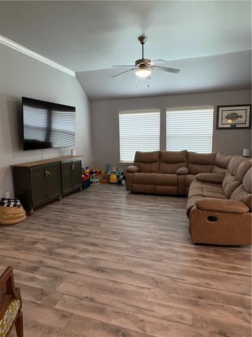 2905 Besterio Dr, Corpus Christi, TX 78415