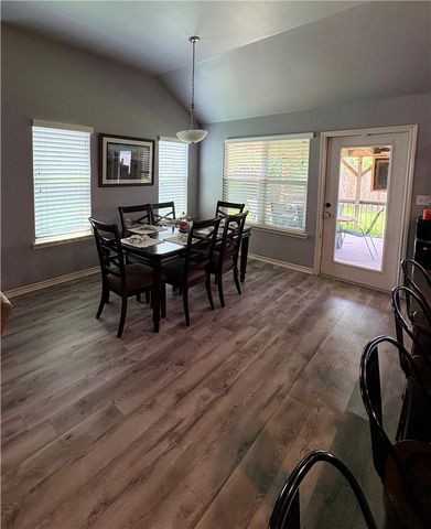 2905 Besterio Dr, Corpus Christi, TX 78415