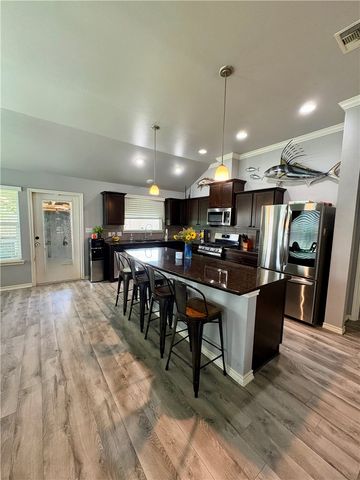 2905 Besterio Dr, Corpus Christi, TX 78415