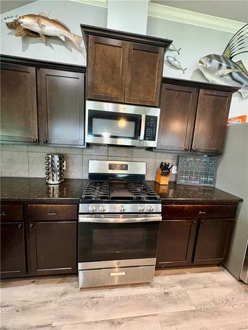2905 Besterio Dr, Corpus Christi, TX 78415
