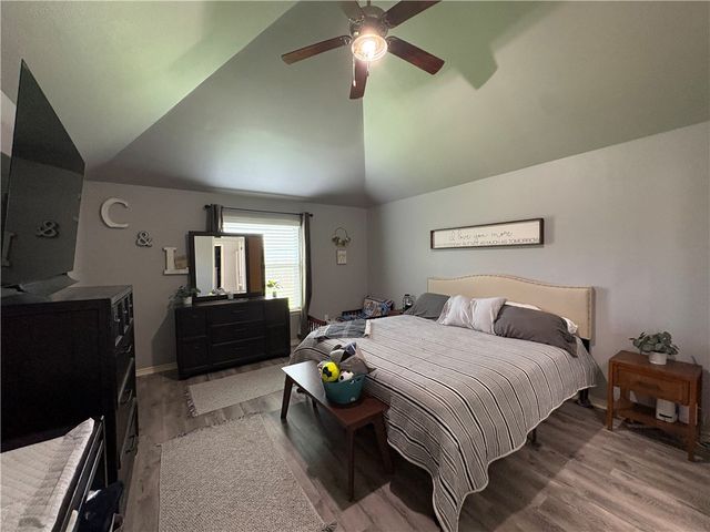 2905 Besterio Dr, Corpus Christi, TX 78415