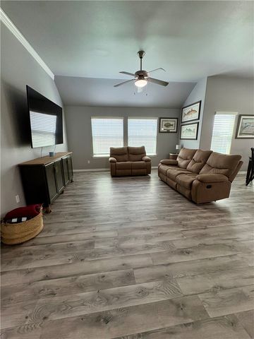 2905 Besterio Dr, Corpus Christi, TX 78415