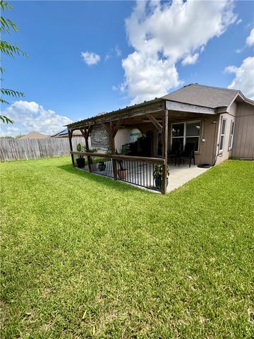 2905 Besterio Dr, Corpus Christi, TX 78415