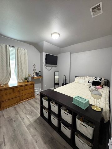 2905 Besterio Dr, Corpus Christi, TX 78415