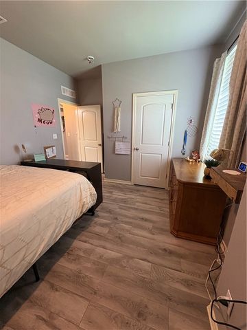 2905 Besterio Dr, Corpus Christi, TX 78415