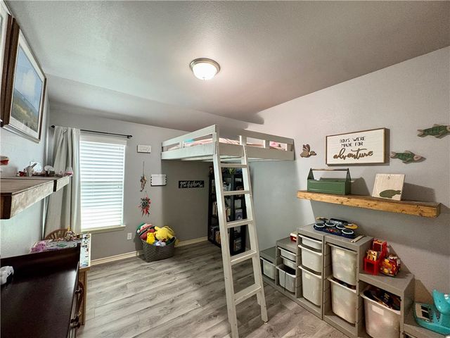 2905 Besterio Dr, Corpus Christi, TX 78415