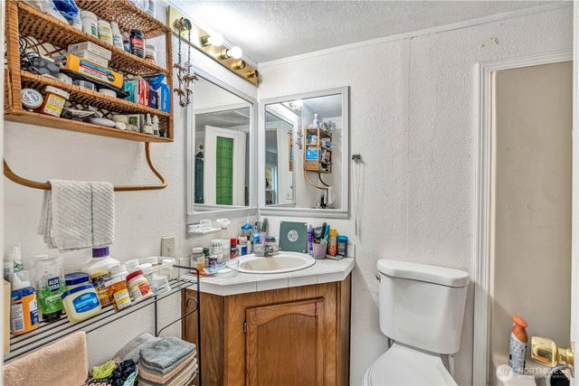 7629 N Old Pacific Highway, Castle Rock, WA 98611