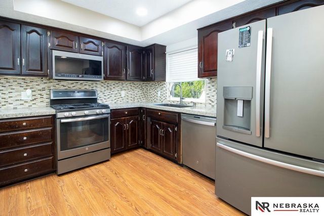 5518 S 155th Street, Omaha, NE 68137