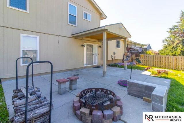 5518 S 155th Street, Omaha, NE 68137