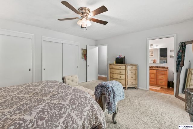 1153 S 96th Street, Omaha, NE 68124
