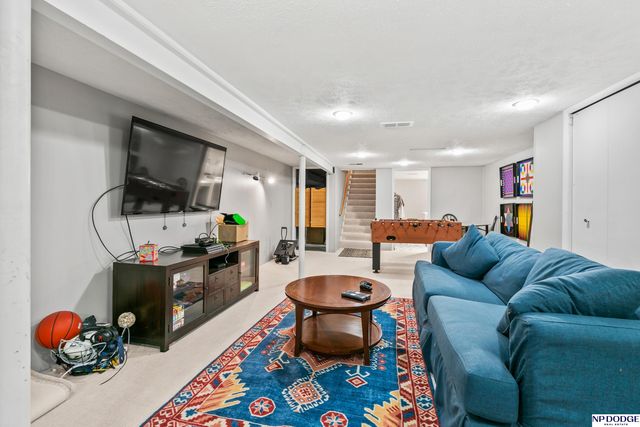 1153 S 96th Street, Omaha, NE 68124