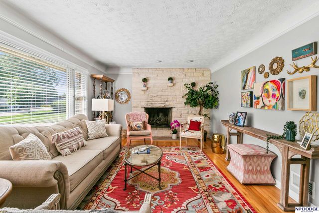 1153 S 96th Street, Omaha, NE 68124